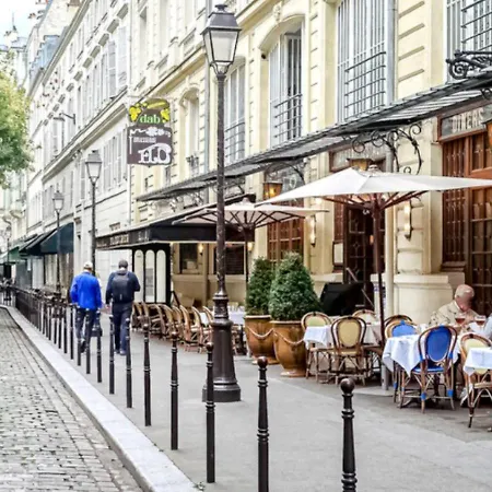 Rooftop Views Cosy Parigi