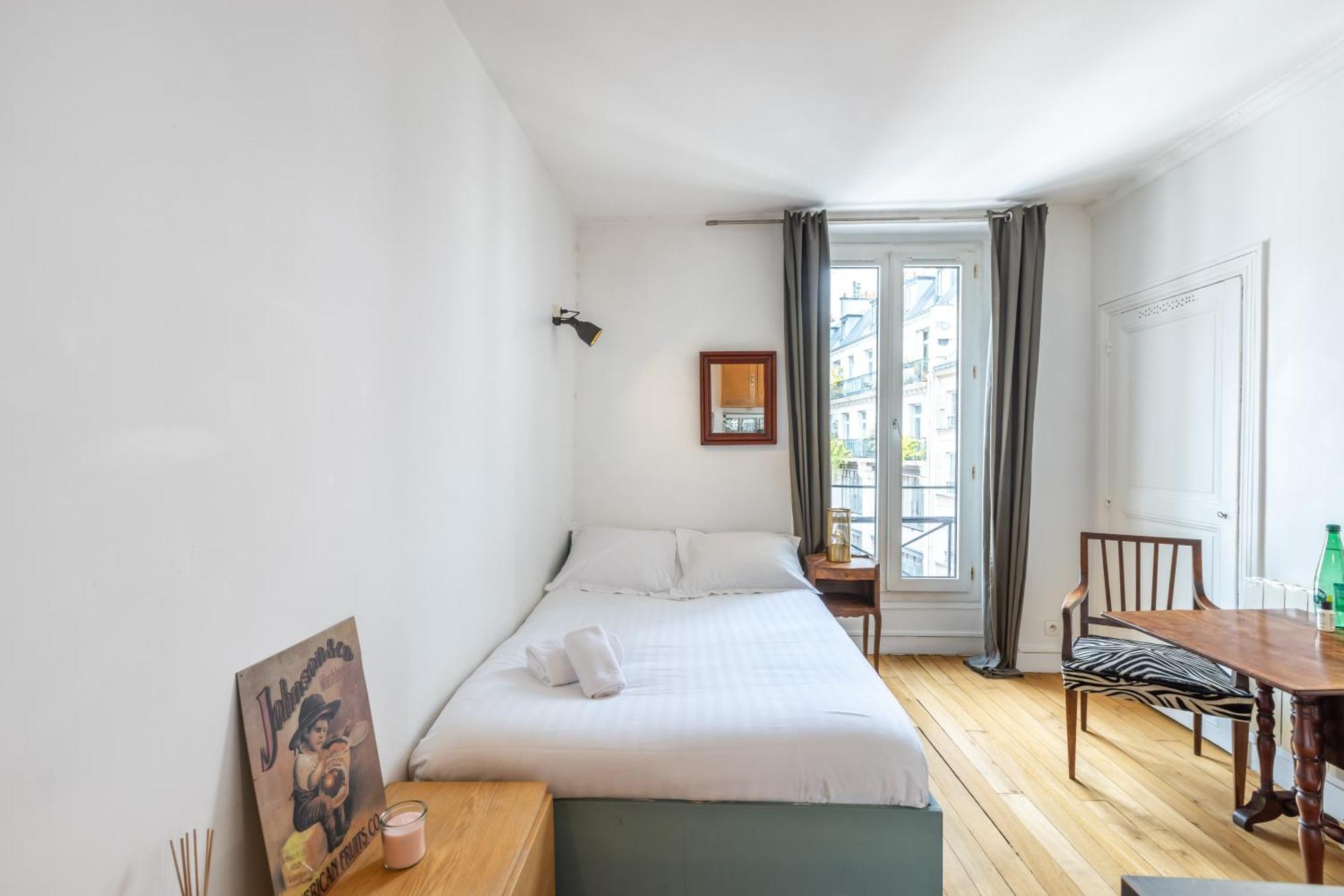 Charming In North Center Apartment *