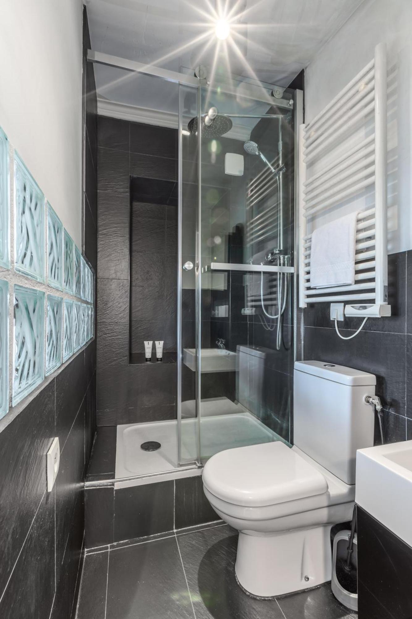 Appartamento Charming In North Center Parigi